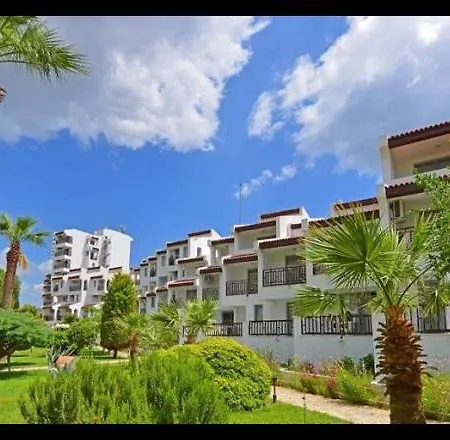 Kusadasi Denize Sifir Tatil Odalari *