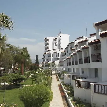 ベッド・アンド・ブレックファスト Kusadasi Denize Sifir Tatil Odalari クシャダス
